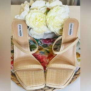 🌸Steve Madden Beige Strappy Heels Size11🌸